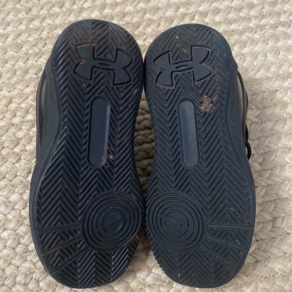 Under Armour All Black Stephen Curry Basketball Sneakers - Picture 7 of 7